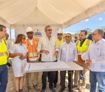 Abinader inaugura carretera en Comendador con inversión de 120 mil millones de pesos