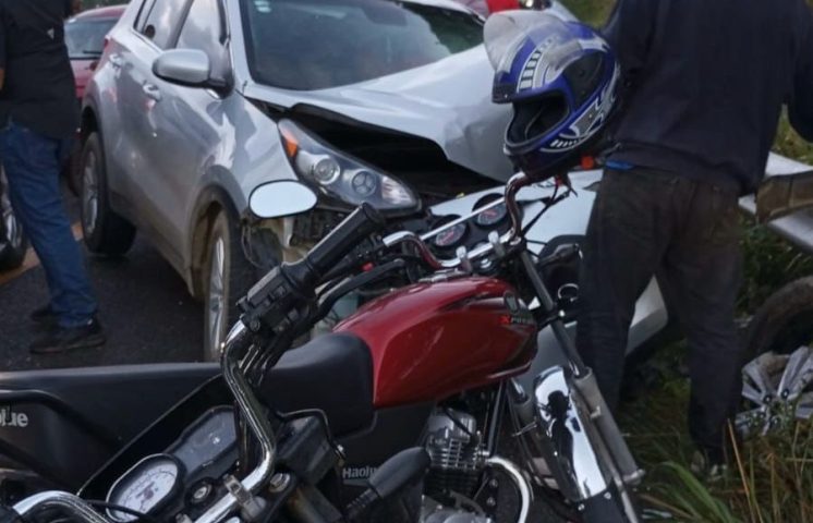 Denuncian constantes accidentes por falta de mantenimiento de la carretera Yamasá-Villa Mella