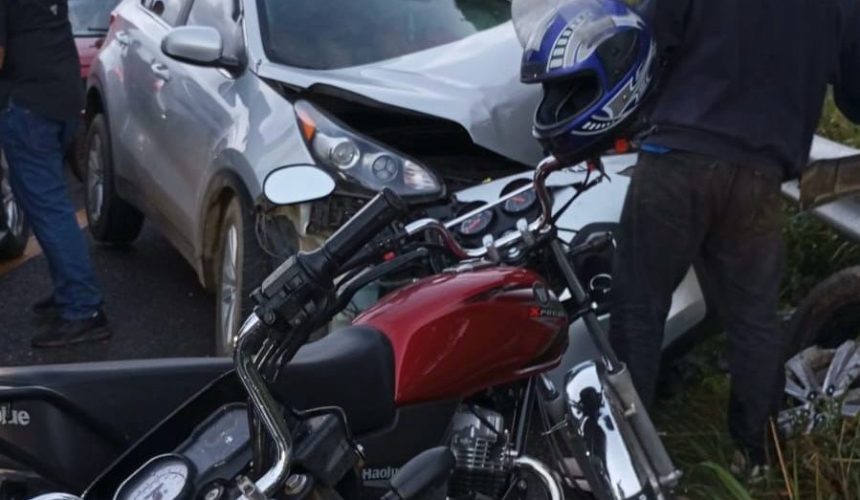 Denuncian constantes accidentes por falta de mantenimiento de la carretera Yamasá-Villa Mella