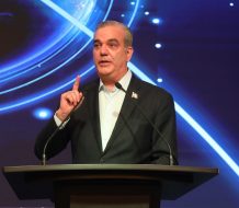 Abinader destaca avances en energía y comercio Guyana