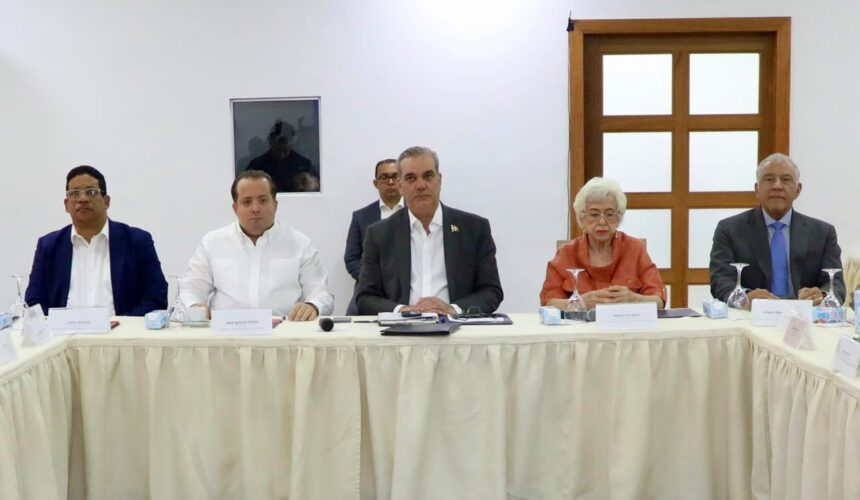 Abinader encabeza primera reunión de la Comisión Presidencial de Transparencia y Anticorrupción