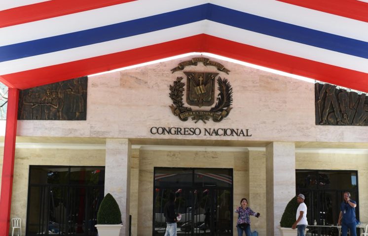 Avanzan trabajos para montaje del acto de rendición de cuentas del presidente Abinader