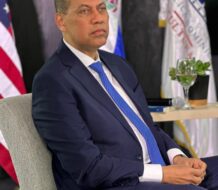 Guido Gómez Mazara presentó en New York su libro: Transición Electoral 1966 –1996