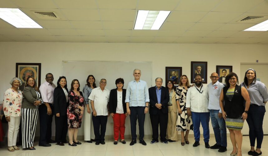 Luis Miguel De Camps sostiene encuentro con el Foro Socioeducativo