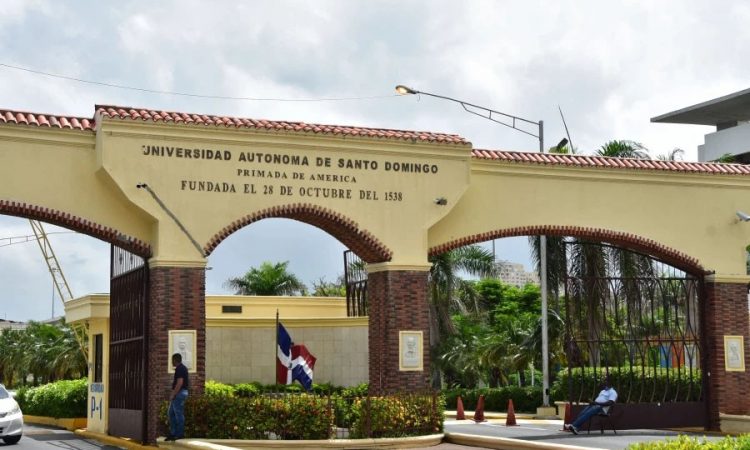 Someterán estudiante que hizo video acusando otros cuatro de acto sexual en la UASD