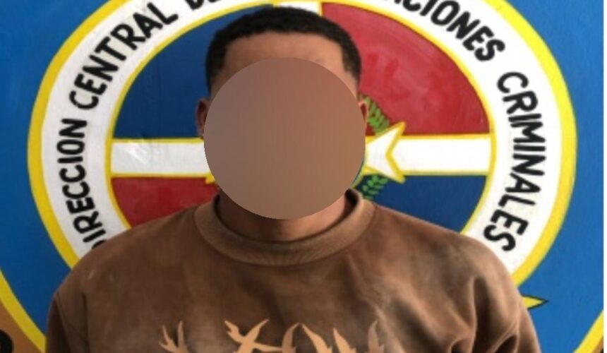 Policía Nacional apresa a hombre acusado de asalto a mano armada en Barahona