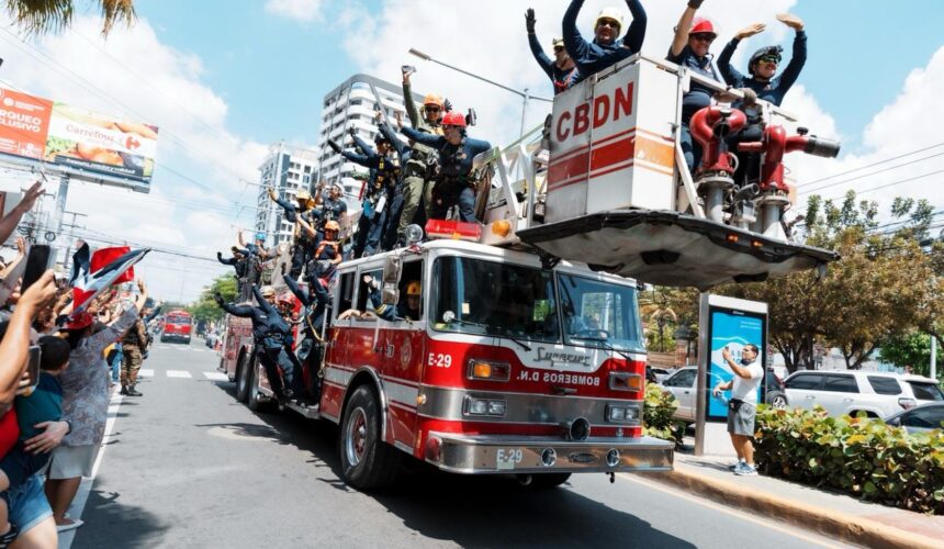 Bomberos del DN celebran 97 años con actos especiales