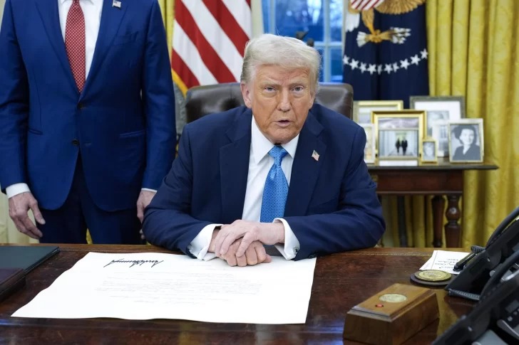 Los aranceles de Trump entran en vigor: Canadá, México y China responden con medidas de represalia
