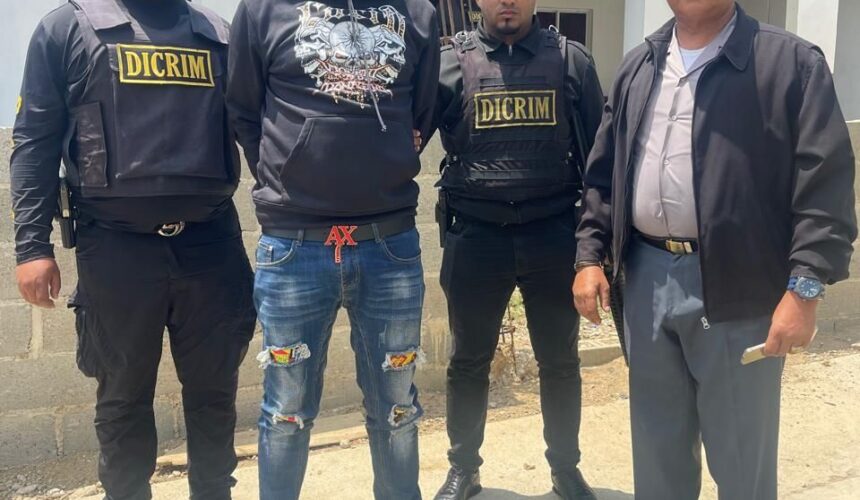 Policía apresa mediante entrega hombre que ultimó a su expareja en Navarrete