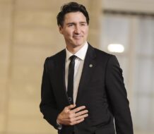 Justin Trudeau abandona el poder con la cabeza alta y una sonrisa 