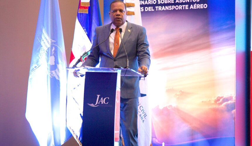 Eddy Alcántara resalta rol de Pro Consumidor en defensa de pasajeros aéreos