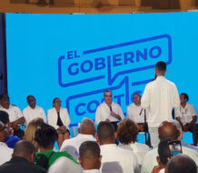 Presidente Abinader promete obras en Pedro Brand tras escuchar reivindicaciones