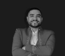 Cantante Paul Flores muere al ser tiroteado el autobús en el que viajaba en Perú  