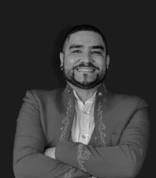 Cantante Paul Flores muere al ser tiroteado el autobús en el que viajaba en Perú  