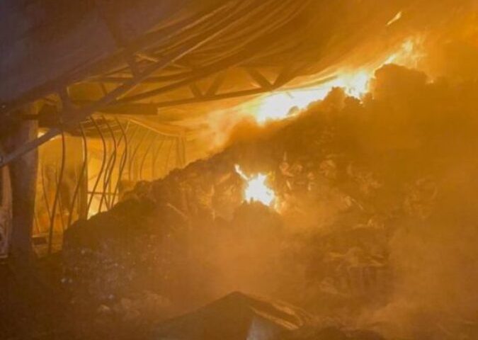 Incendio consume varias viviendas en los Platanitos, Santiago 