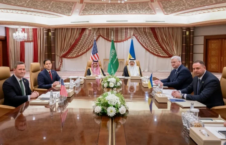 EEUU y Rusia inician conversaciones en Arabia Saudí sobre un alto el fuego en Ucrania
