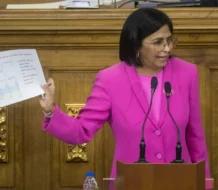 Chavismo acusa a petrolera ExxonMobil de conspirar contra Venezuela