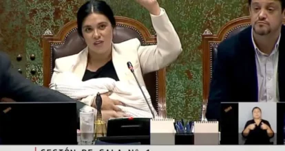 Cámara de Chile rechaza censura contra su presidenta por aparecer con su hijo