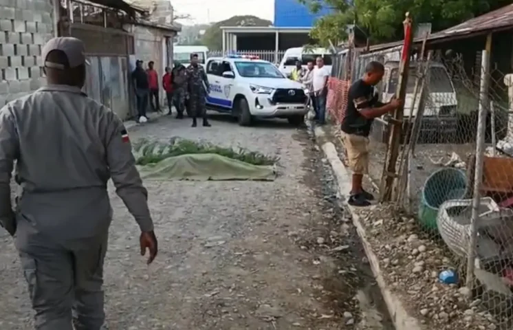 Hombre asesina a su expareja a balazos en Navarrete