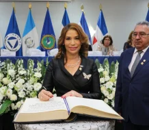 Parlacen aprueba iniciativa sobre cocaína rosa de diputada dominicana