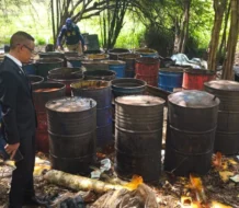 Desmantelan cuatro laboratorios clandestinos de clerén en Monte Plata