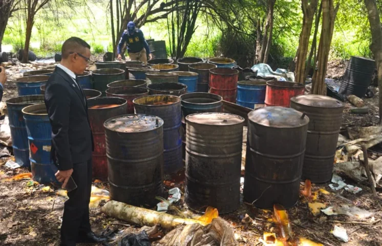 Desmantelan cuatro laboratorios clandestinos de clerén en Monte Plata
