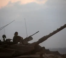 Netanyahu ordena bombardear el sur de Líbano tras el lanzamiento de cohetes contra Israel