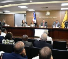 JCE avanza en presentación del proyecto de nueva Cédula a partidos políticos