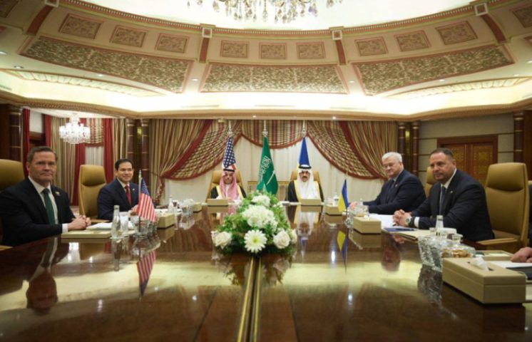 Empiezan en Riad la reunión entre Ucrania y EEUU para negociar treguas parciales