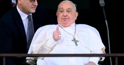 Papa Francisco reaparece este domingo tras 38 días ingresado