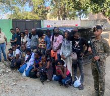 Detienen 19 haitianos indocumentados en Santiago Rodríguez; se trasladaban en yipeta 