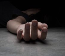 Hombre asesina a su expareja a puñaladas en Santiago