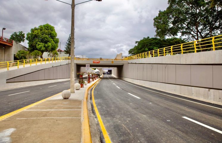 Reapertura de la avenida Las Carreras dinamiza comercio y transporte en Santiago