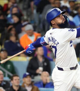 Teóscar Hernández brilla con cuadrangular de tres carreras en victoria de Dodgers