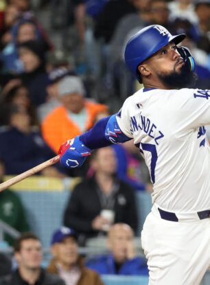 Teóscar Hernández brilla con cuadrangular de tres carreras en victoria de Dodgers