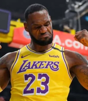 LeBron James se sitúa como el tercer jugador con más victorias en temporada regular