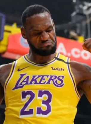 LeBron James se sitúa como el tercer jugador con más victorias en temporada regular