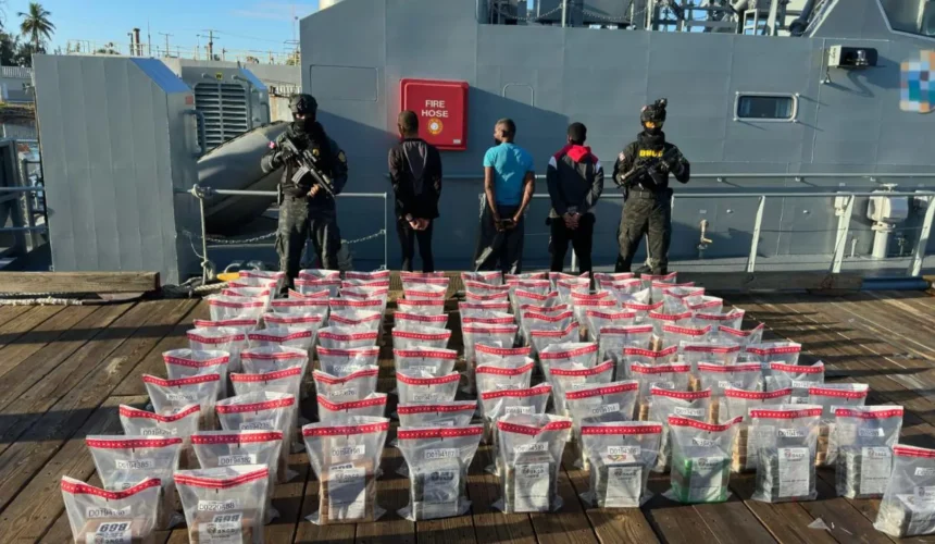 Incautan 463 paquetes de presumible cocaína en Peravia; hay tres dominicanos son detenidos