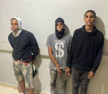 Capturan a tres presuntos delincuentes tras intento de asalto en Villa Mella