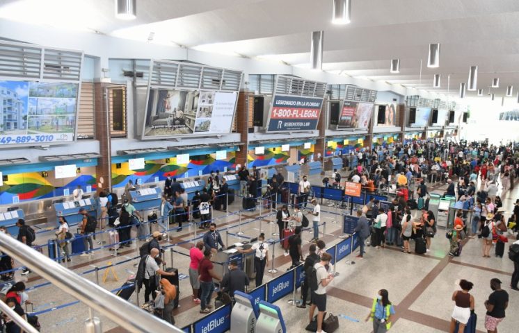 Más de tres millones de personas visitarán RD durante la Semana Santa 2025