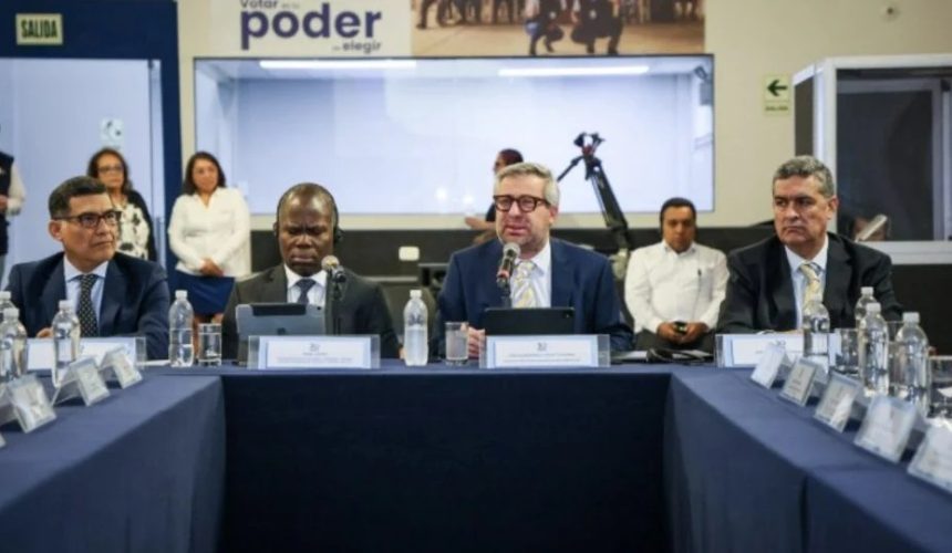 Delegación de Haití visita Perú para conocer experiencia electoral y luego viajará a México