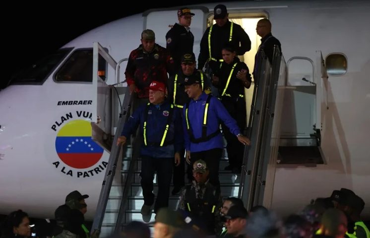 EE.UU. amenaza a Venezuela con «severas» sanciones si no acepta vuelos de deportación