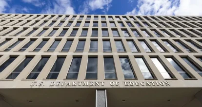 Trump firma orden para desmantelar el Departamento de Educación