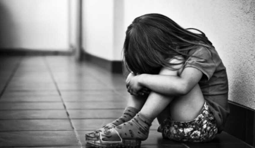 Prisión preventiva para pastor acusado de violar a niña de 8 años en Santiago