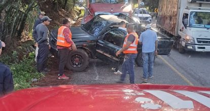 Accidente de tránsito en carretera Jarabacoa-La Vega, por colisión de dos vehículos