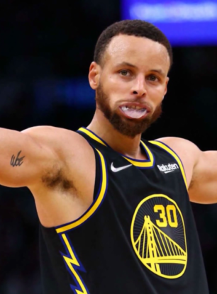 Video| Stephen Curry encesta un tiro imposible desde las gradas a más de 100 pies de distancia
