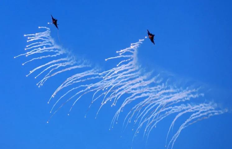 Cuatro personas gravemente heridas tras avión militar en Corea del Sur lanzar bombas por error