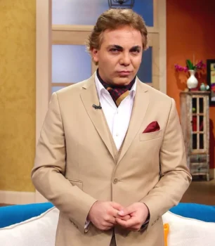 Cristian Castro regresa a la escuela para terminar la secundaria 