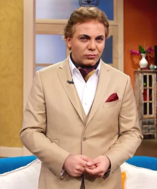 Cristian Castro regresa a la escuela para terminar la secundaria 