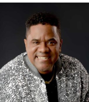 Daniel Segura sorprende a fanática que viralizó su bachata “Mi diosa de plata” en TikTok